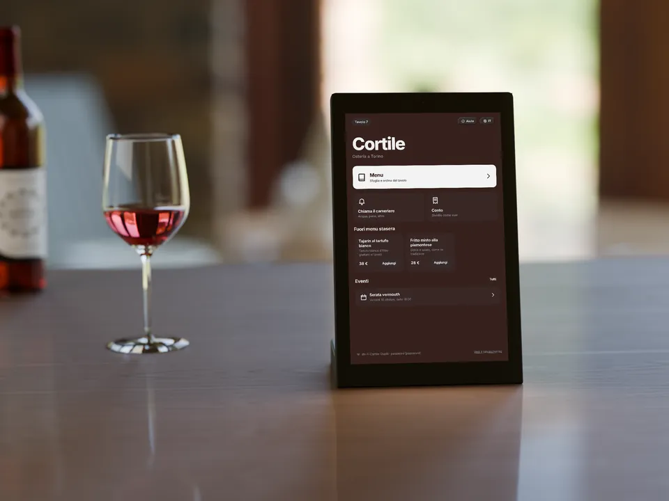 Il display Tapside sul tavolo di un ristorante, con il menu